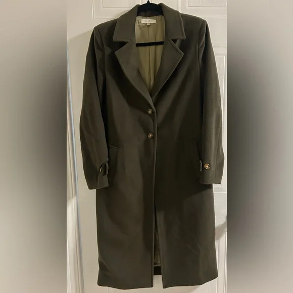 Backyard Roses Kennedy Coat - Picture 1 of 7